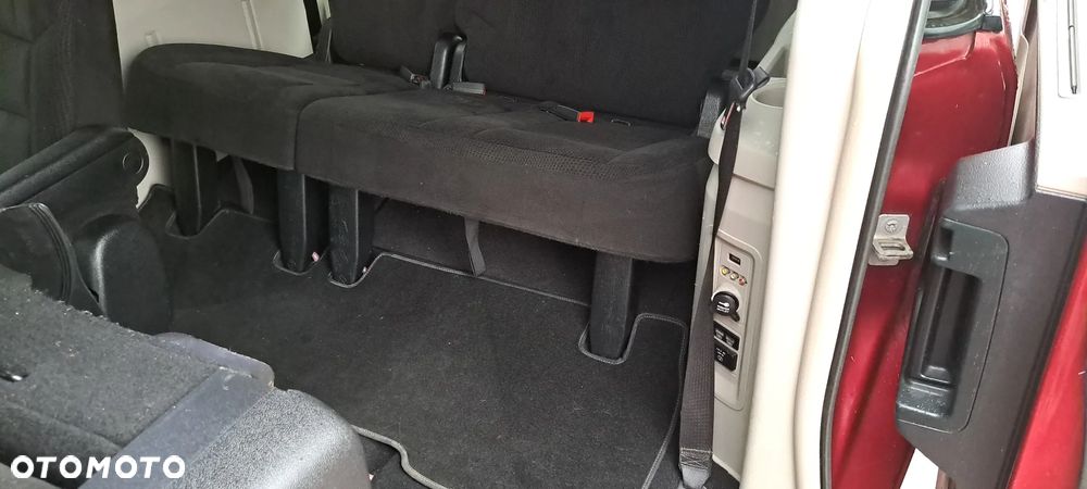 Chrysler Town & Country 3.6 Touring - 25