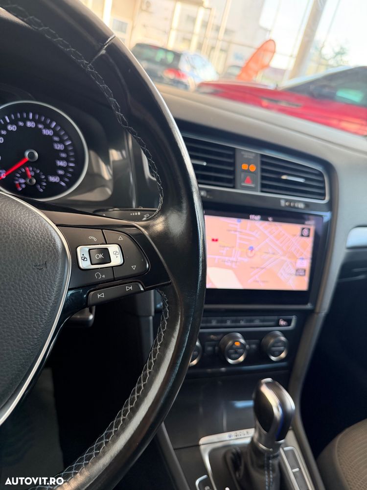 Volkswagen Golf - 26