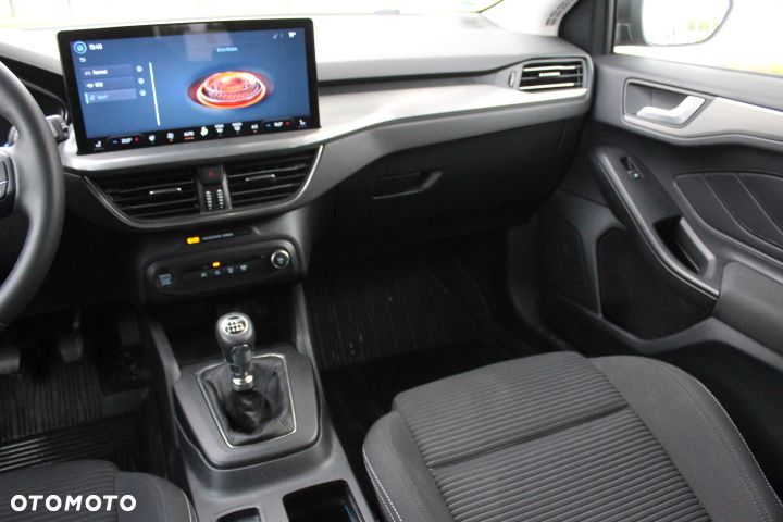 Ford Focus 1.0 EcoBoost Titanium - 34