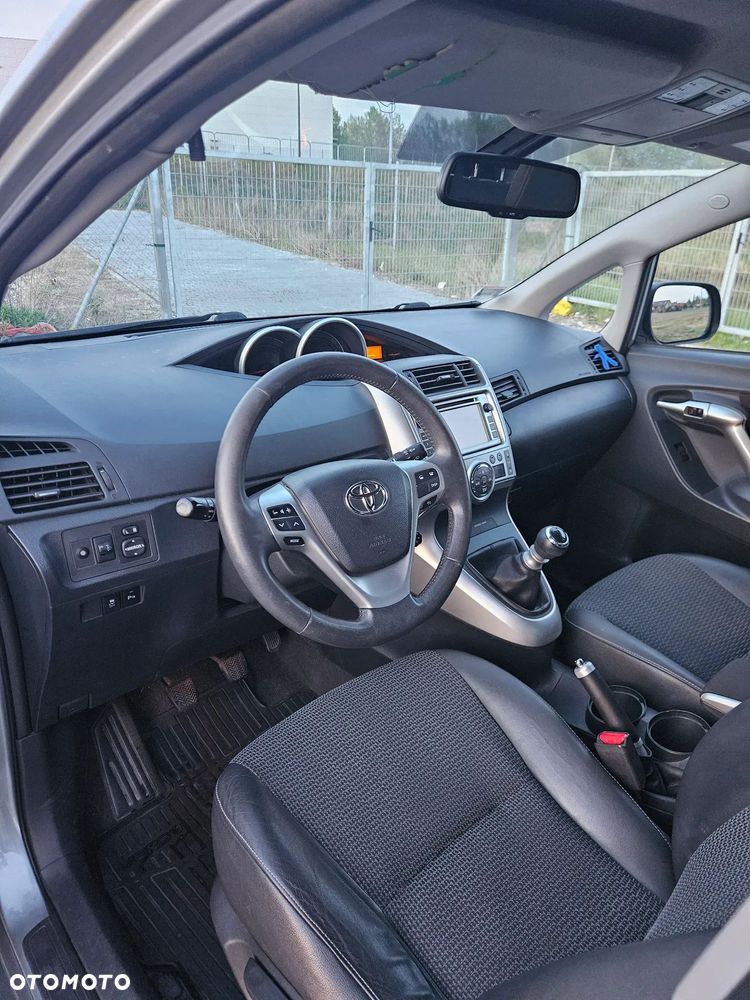 Toyota Verso 1.8 Sol plus - 11