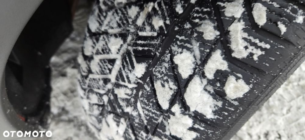 Ford Kuga 2.0 TDCi 2x4 Champions Edition - 25