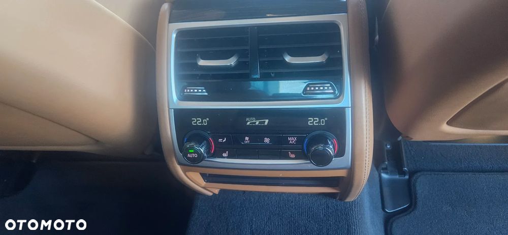 BMW Seria 7 740d xDrive mHEV - 19