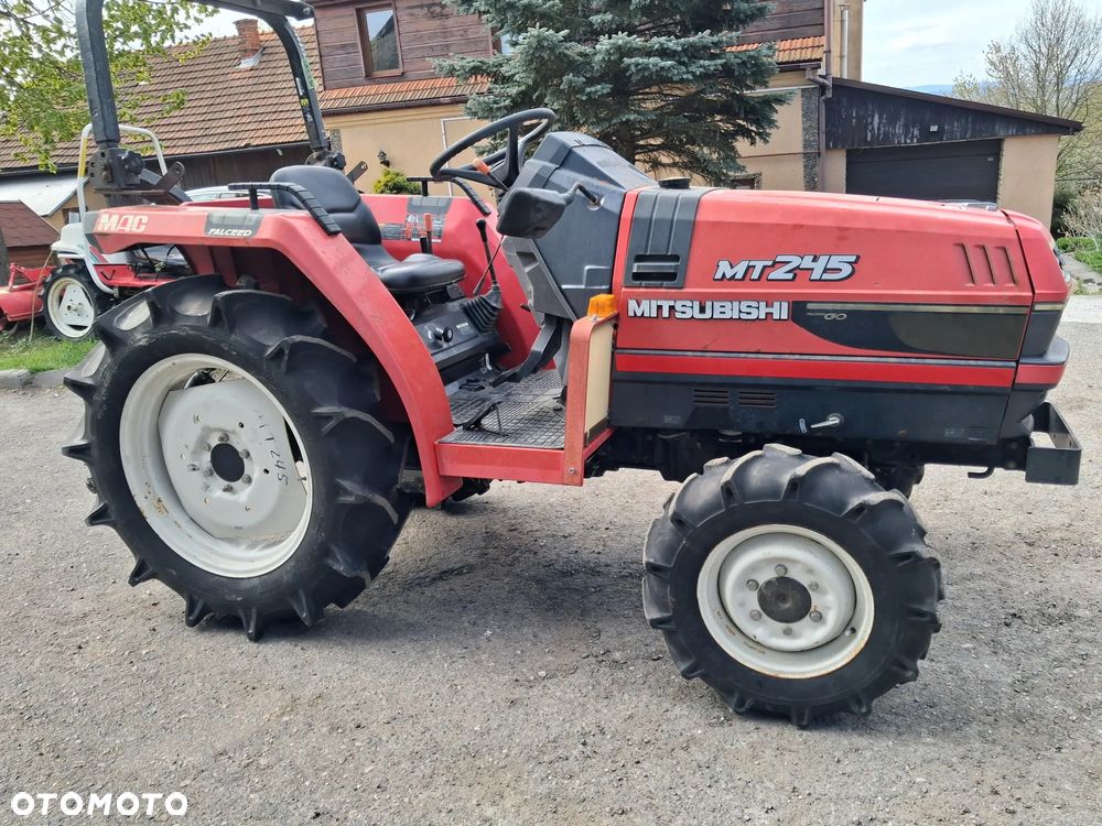 Mitsubishi Mt245 - 7