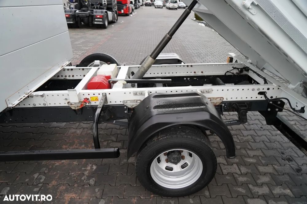 Iveco DAILY 35-140 / BASCULATOR / CU TRACȚIE MÂNĂ / DOUĂ TRACȚII / MANUAL / 6 LOCURI / - 8
