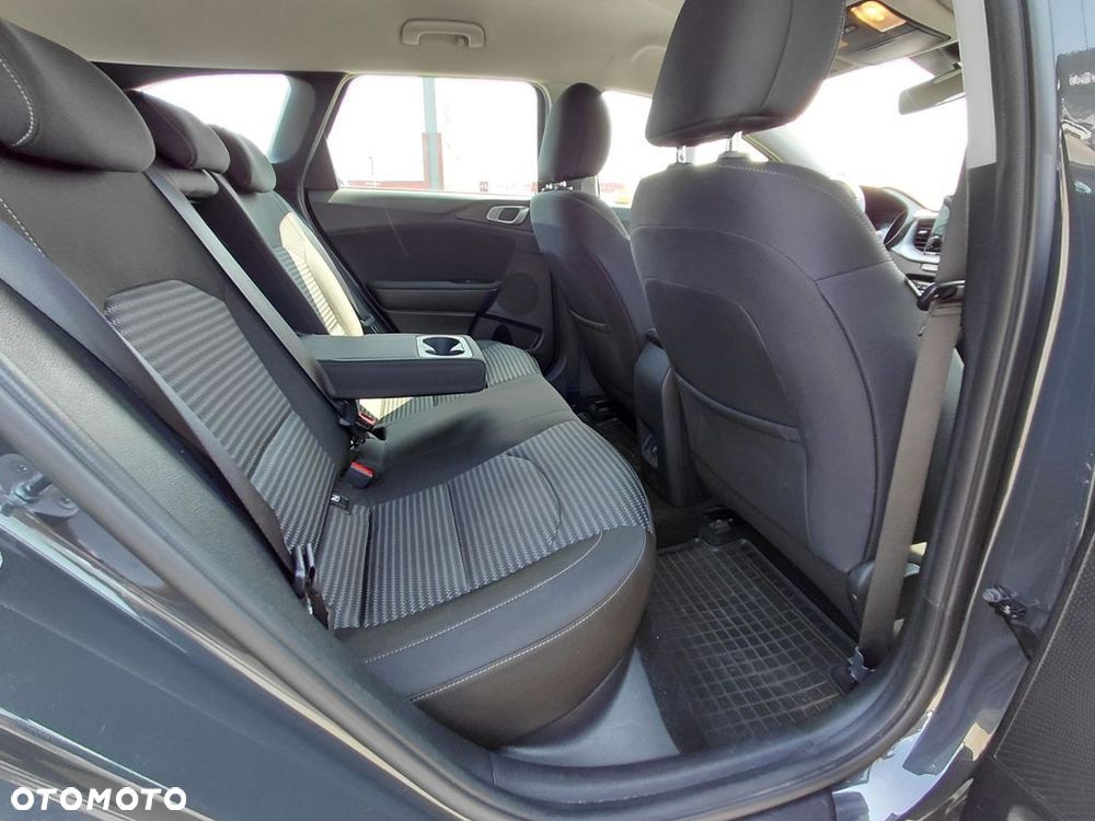 Kia Ceed 1.5 T-GDI M - 22