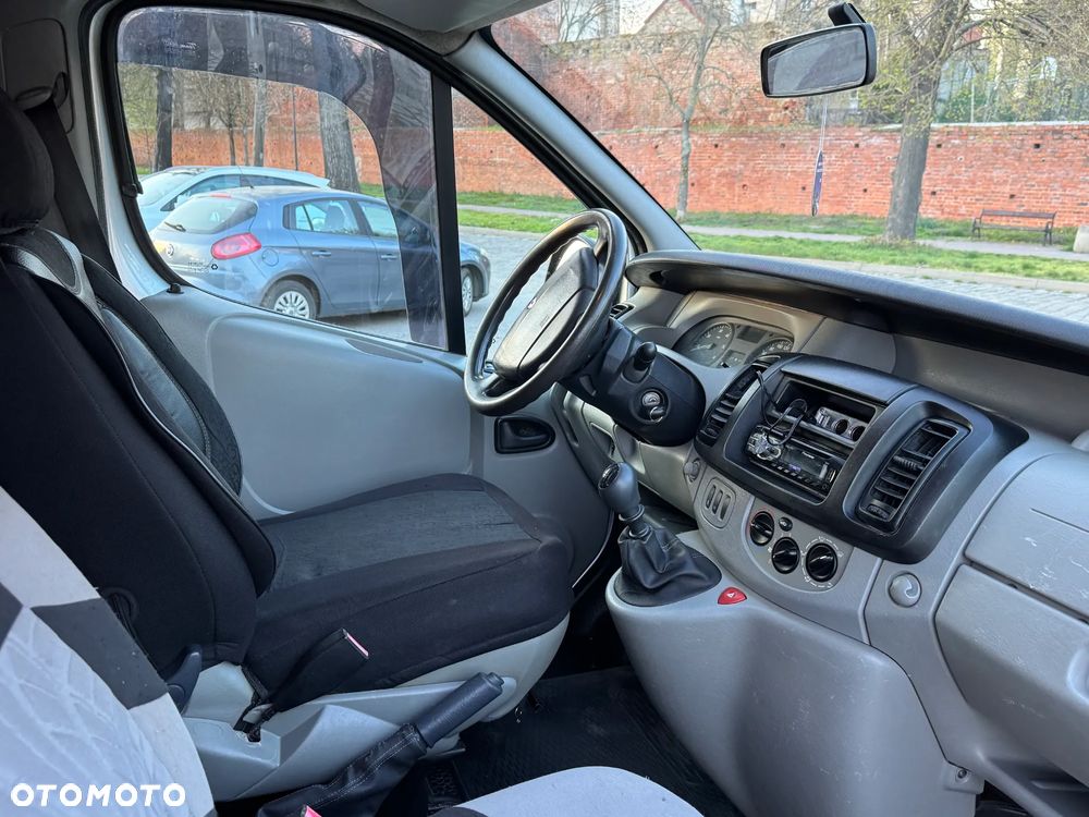 Renault Trafic 2.5 DCI 135 KM - 10