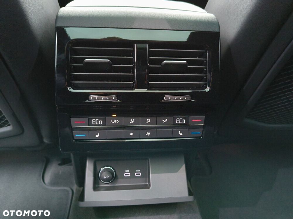 Volkswagen Touareg - 34