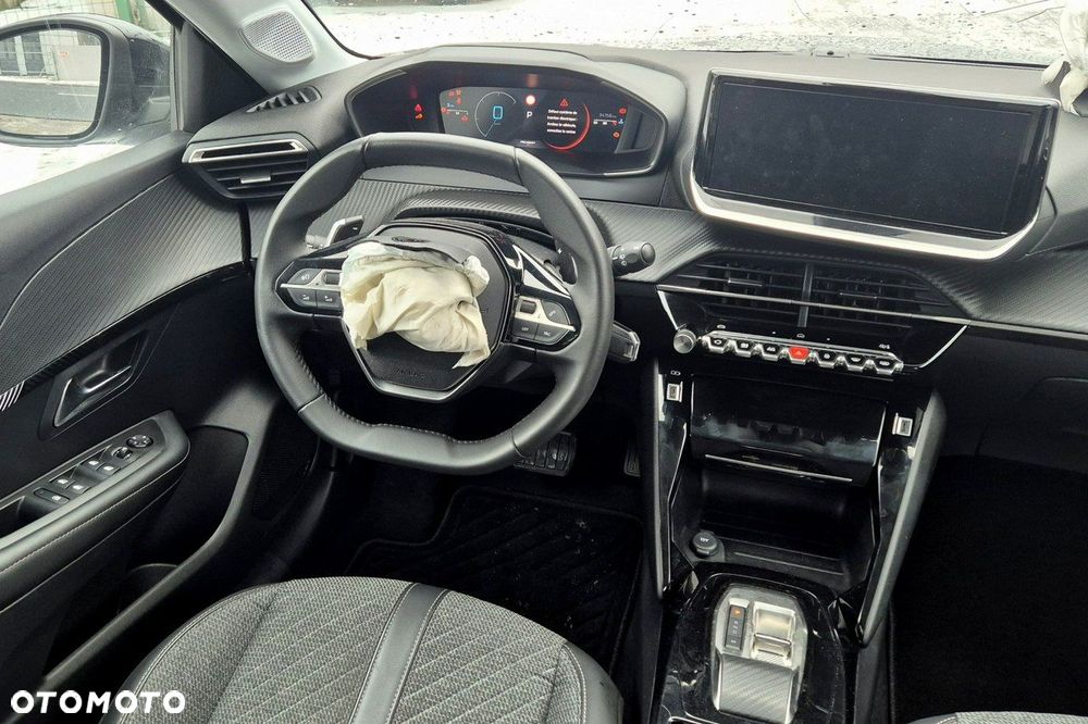 Peugeot 208 - 15