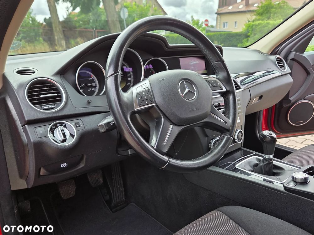 Mercedes-Benz Klasa C 250 CDI DPF BlueEFFICIENCY - 32