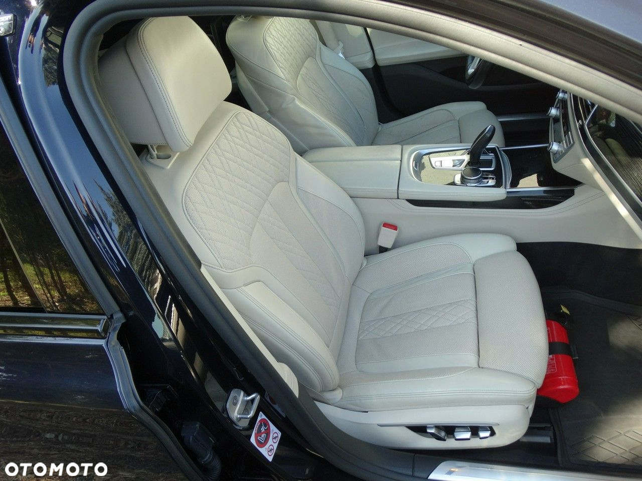 BMW Seria 7 750Li xDrive - 17