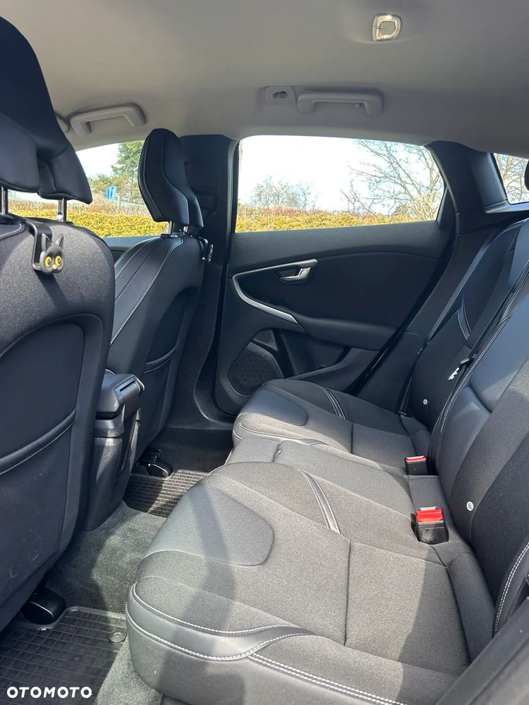 Volvo V40 T2 Momentum - 8