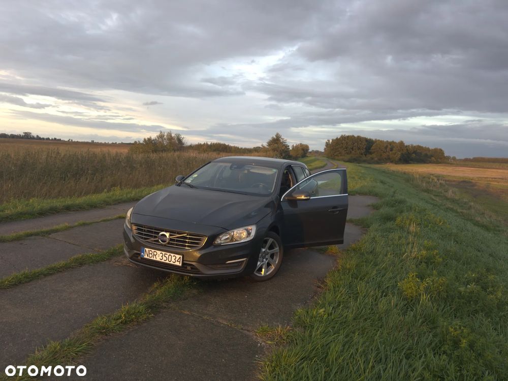 Volvo V60 2014 photo 2