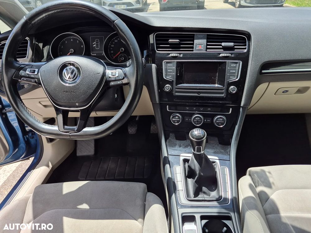 Volkswagen Golf - 5