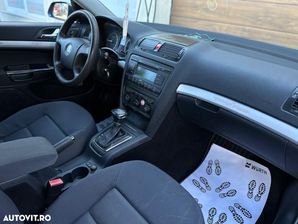 Skoda Octavia 2.0 TDI Ambiente Aut - 6