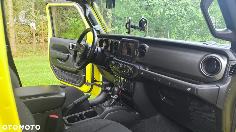 Jeep Wrangler - 20