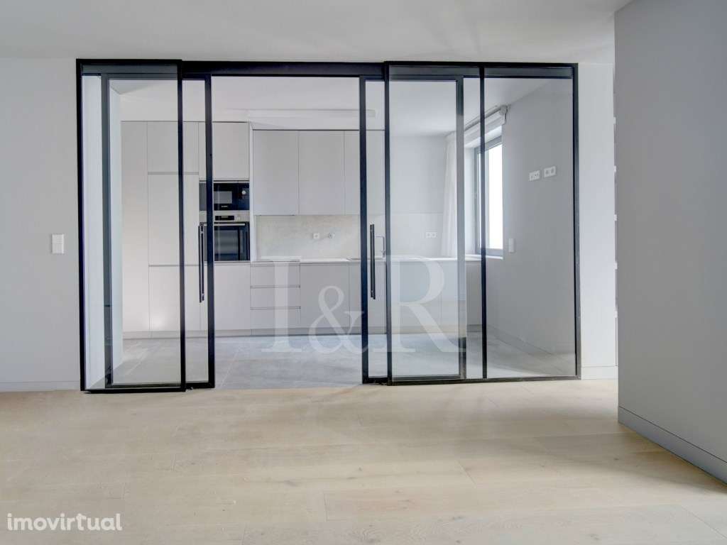 Apartamento T2 duplex com terraço, junto à Praça de Espanha - Grande imagem: 5/46