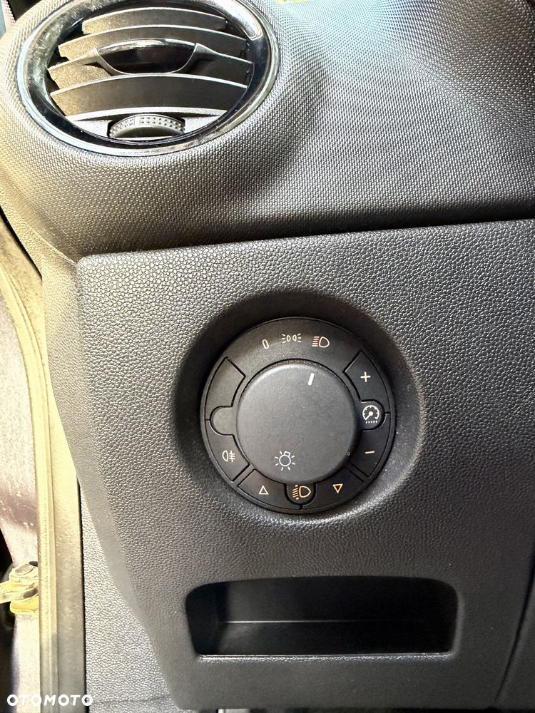 Opel Corsa - 19