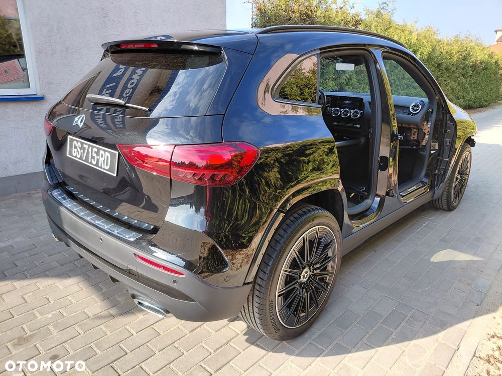 Mercedes-Benz GLA - 4