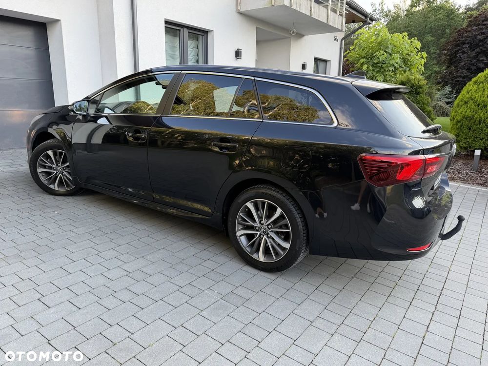 Toyota Avensis 1.8 Prestige MS - 26