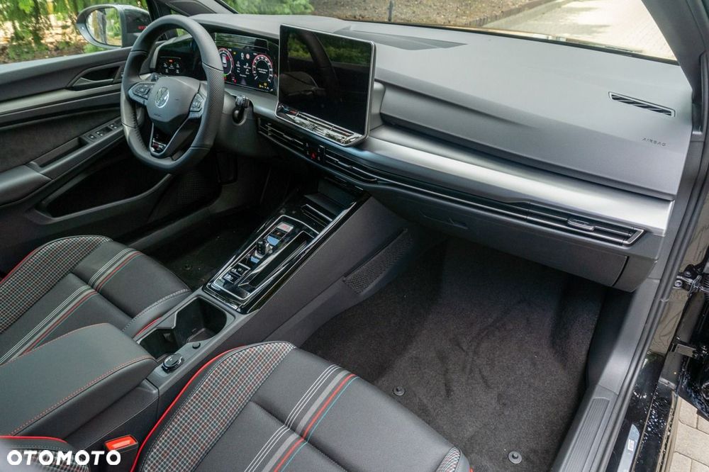 Volkswagen Golf - 30