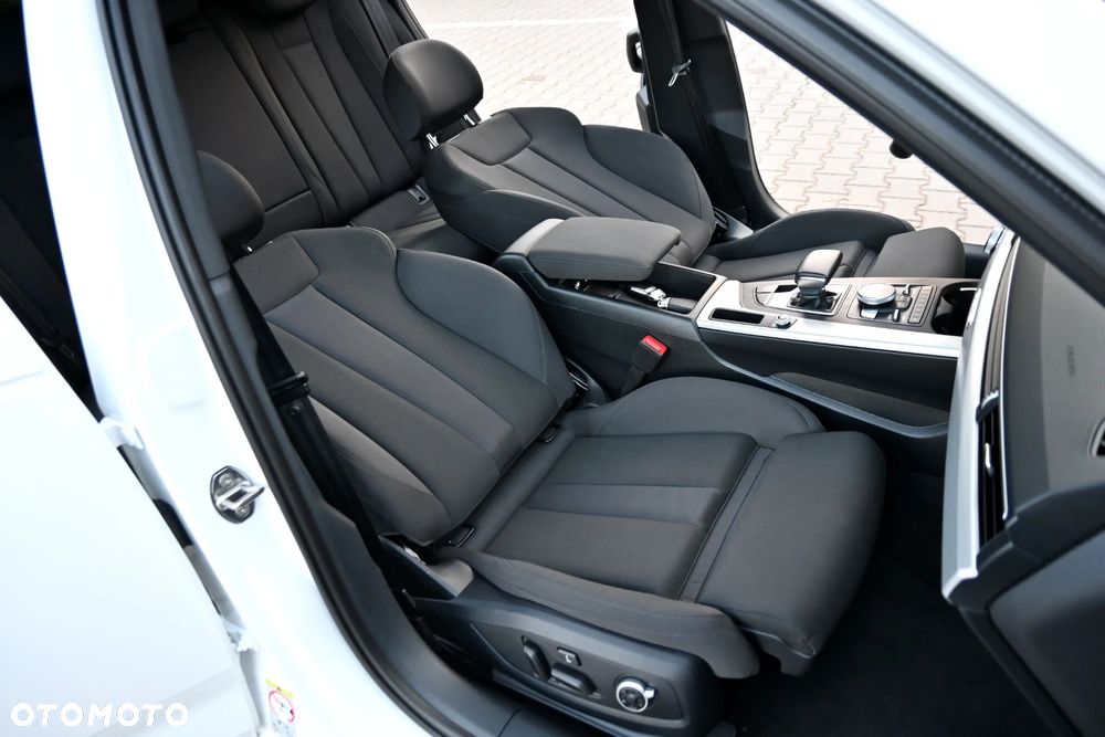 Audi A4 Avant 40 TDI S tronic quattro - 30