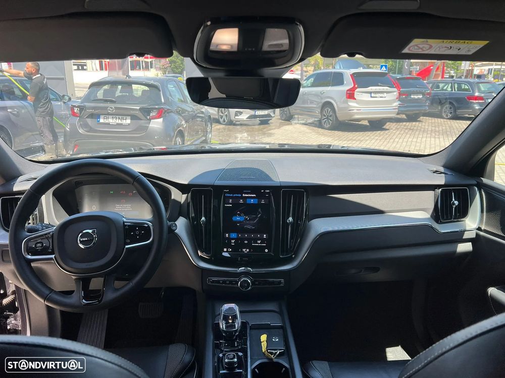 Volvo Xc 60 2023 photo 2