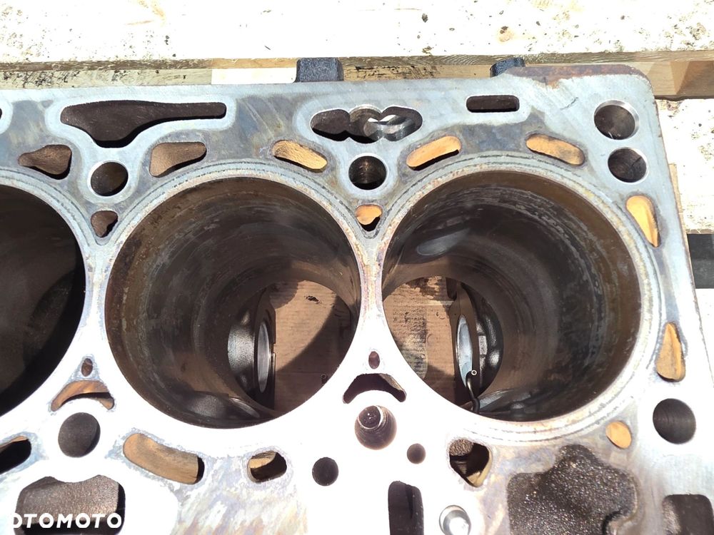 BLOK SILNIKA AUDI VOLKSWAGEN SEAT SKODA 2.0 TDI CRL 03N023A 8/26 - 9