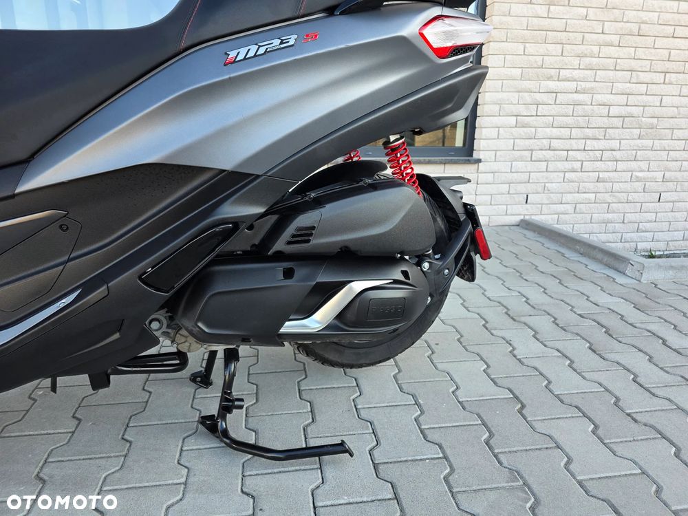 Piaggio MP-3 - 19