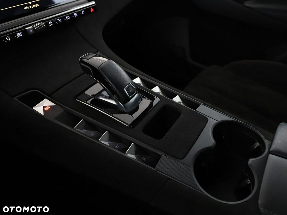 DS Automobiles DS 7 Crossback 1.6 PureTech Performance Line + - 29