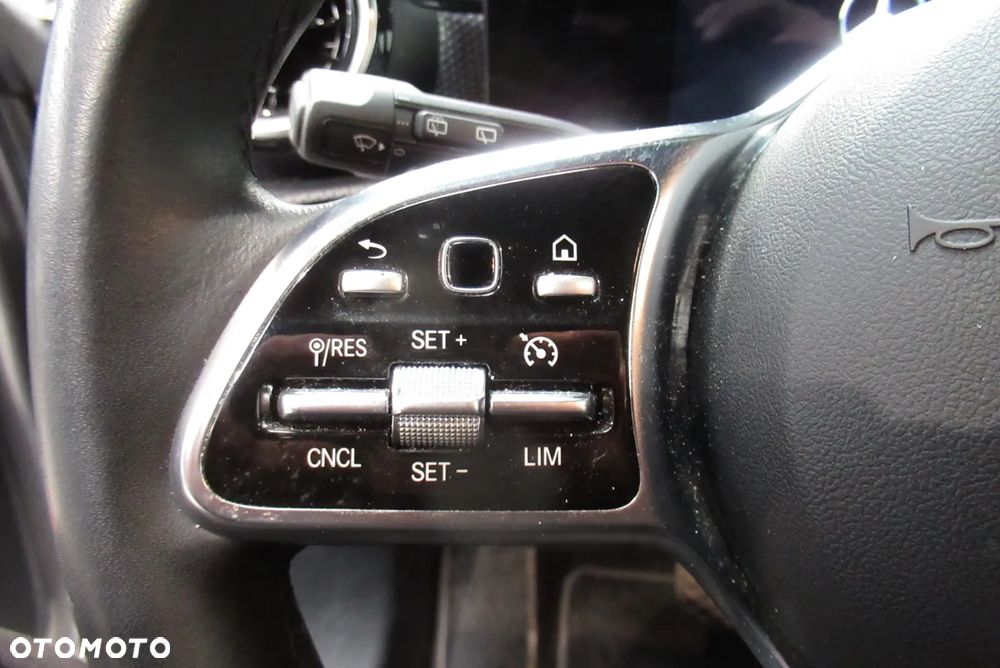 Mercedes-Benz CLA 250 e 8G-DCT Special Edition - 13