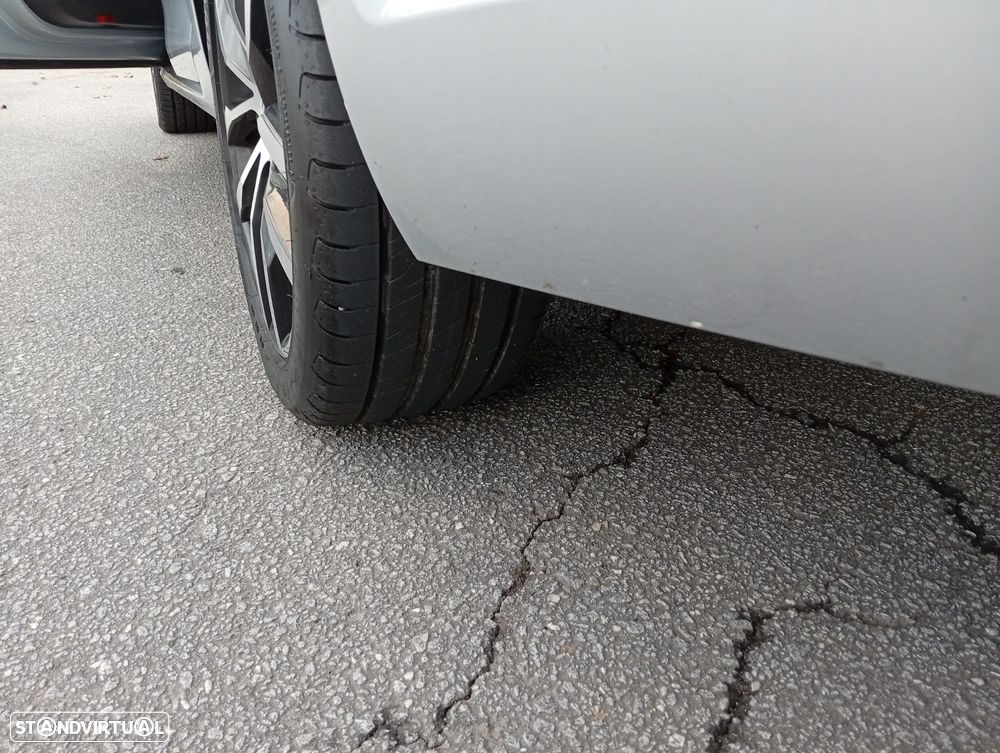 VW Golf Variant 1.6 TDi GPS Edition - 25