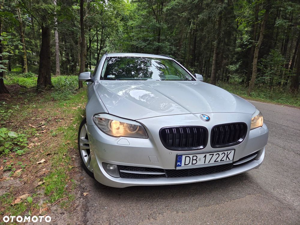 BMW Seria 5 2011 photo 2
