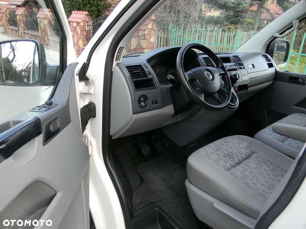 Volkswagen Transporter - 11