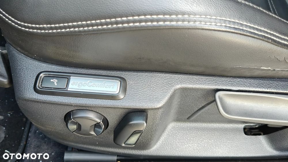 Volkswagen Passat 2.0 TDI SCR DSG - 17