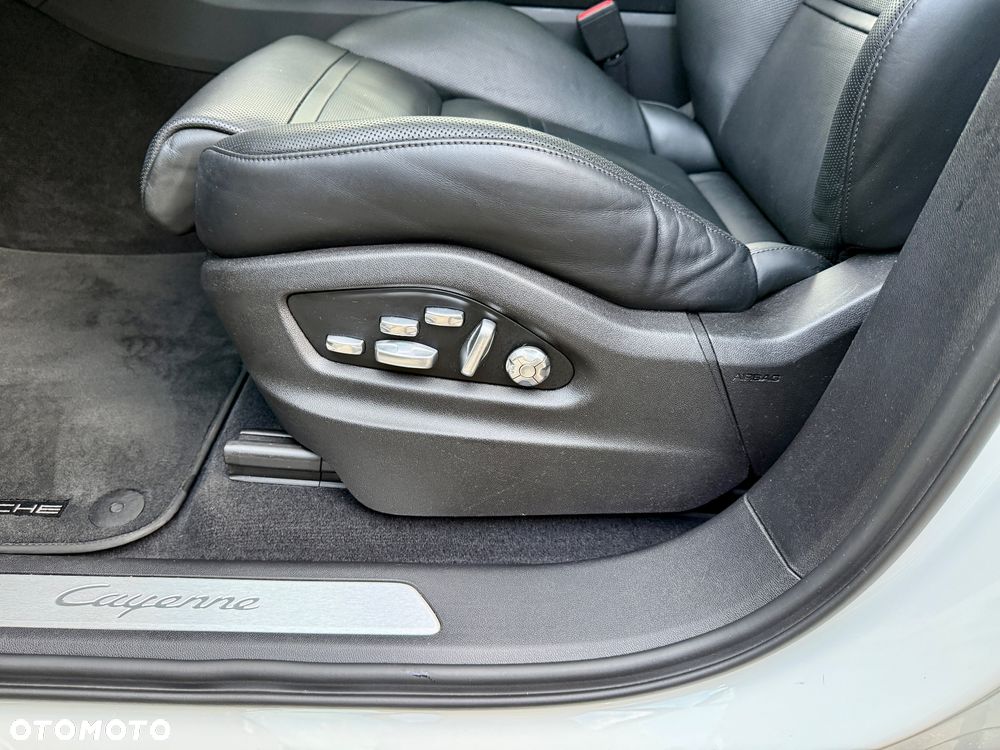 Porsche Cayenne Platinum Edition - 14