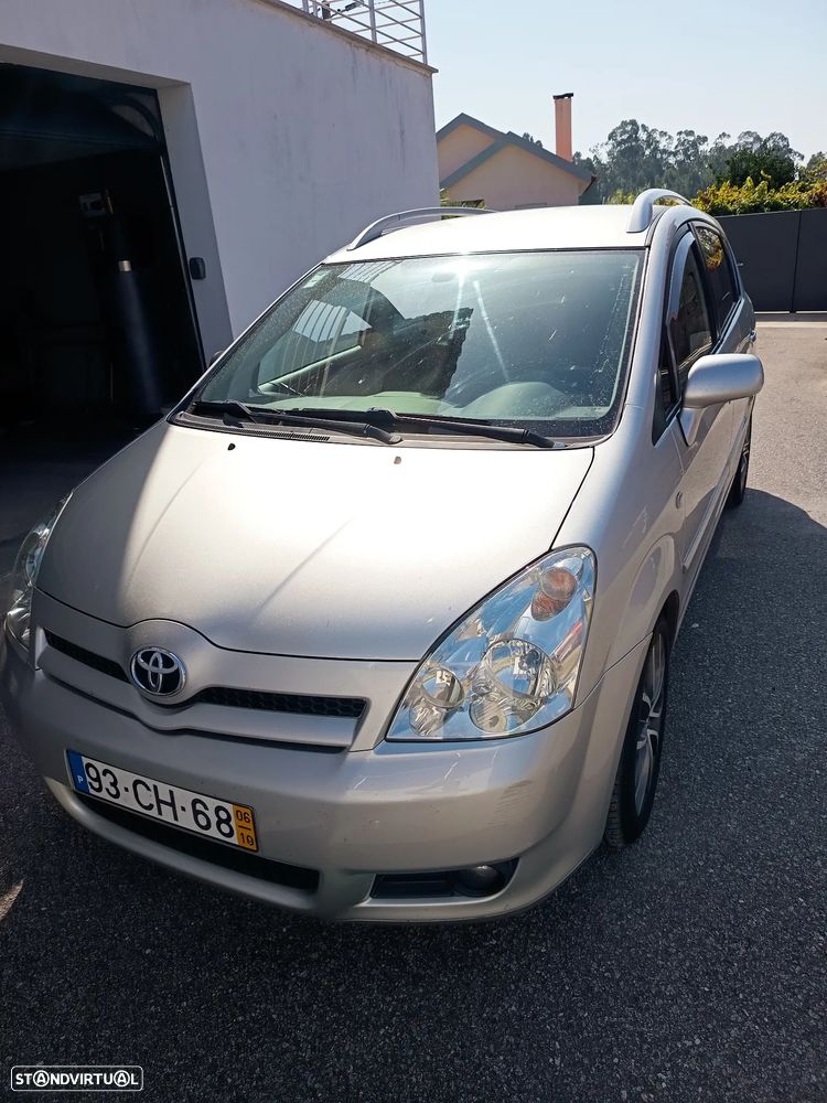 Toyota Corolla Verso 2.2 D-4D Sol - 3