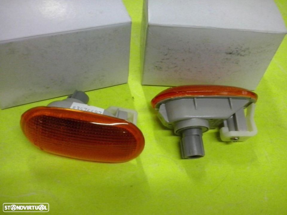 Farolim lateral Mitsubishi L200 K64 K74 NOVOS - 1