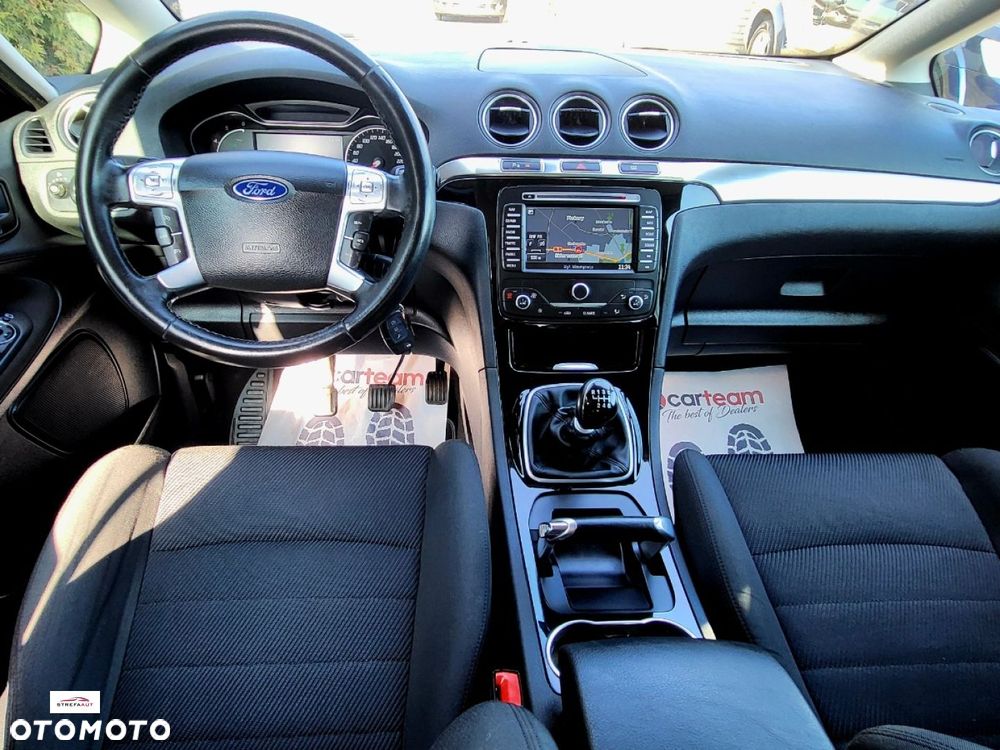Ford S-Max - 12