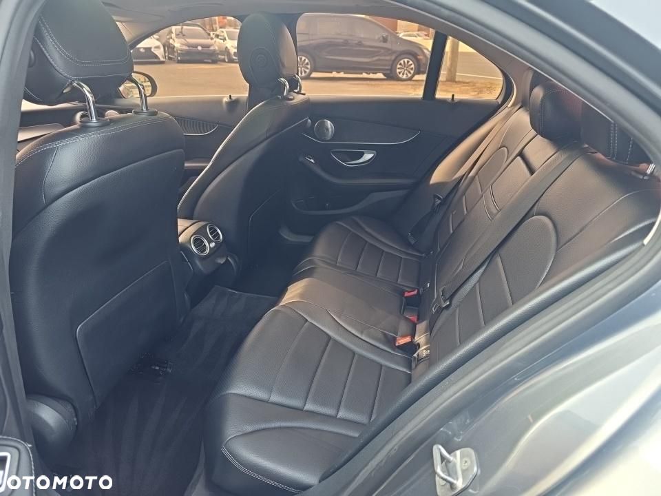 Mercedes-Benz Klasa C 300 7G-TRONIC AMG Line - 10