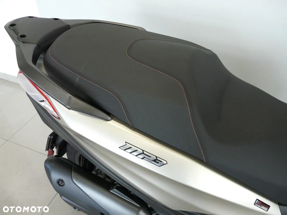 Piaggio MP-3 - 27