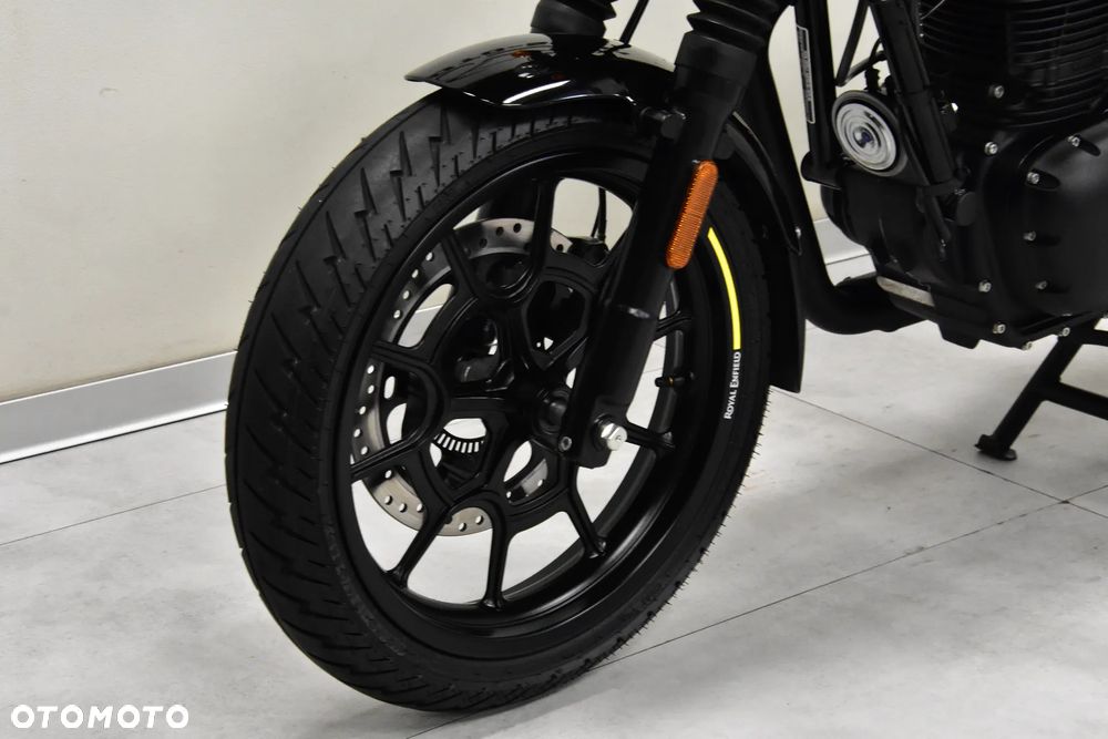 Royal Enfield HNTR - 32