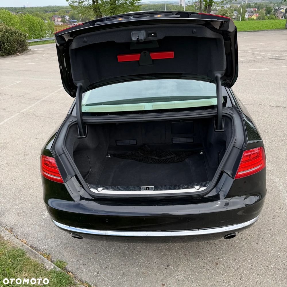 Audi A8 - 8