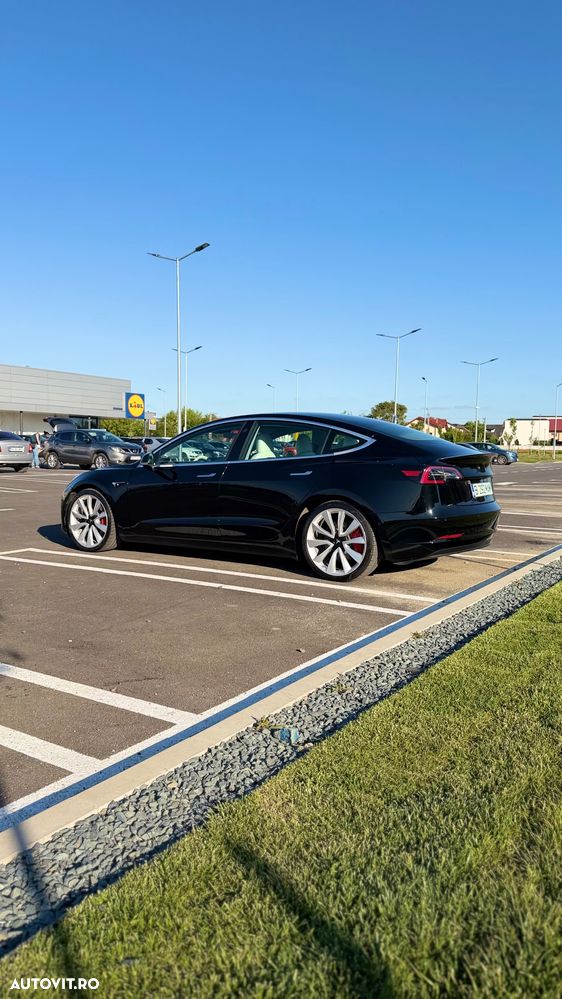 Tesla Model 3 - 1
