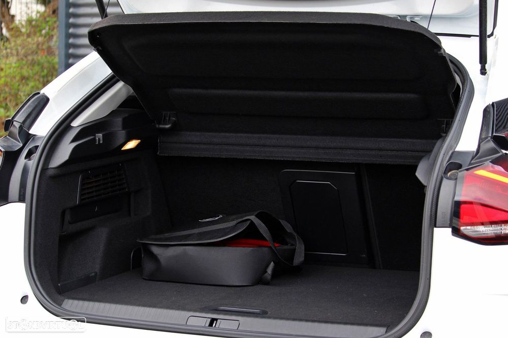 Citroën e-C4 50 kWh Shine - 11