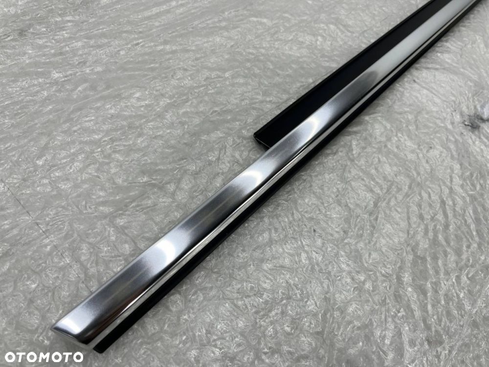Listwa Audi Q5 I 8R 08-16r. NOWA lewa tylna zgarniająca uszczelka zewnętrzna szyby drzwi CHROM - 4