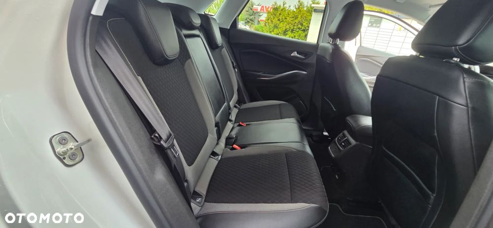 Opel Grandland X 1.2 Start/Stop Design Line - 33