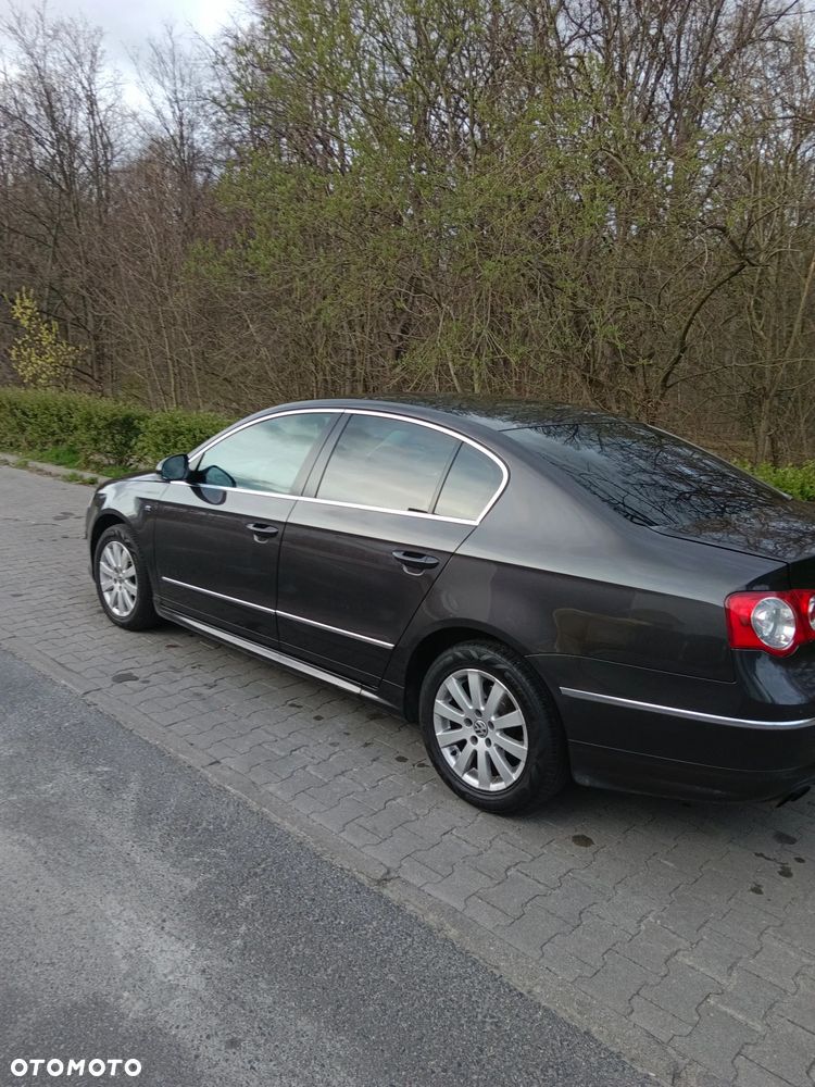 Volkswagen Passat 2.0 TDI Comfortline R-Style - 3