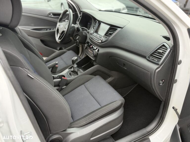 Hyundai Tucson 2.0 CRDI 4WD Advantage - 23