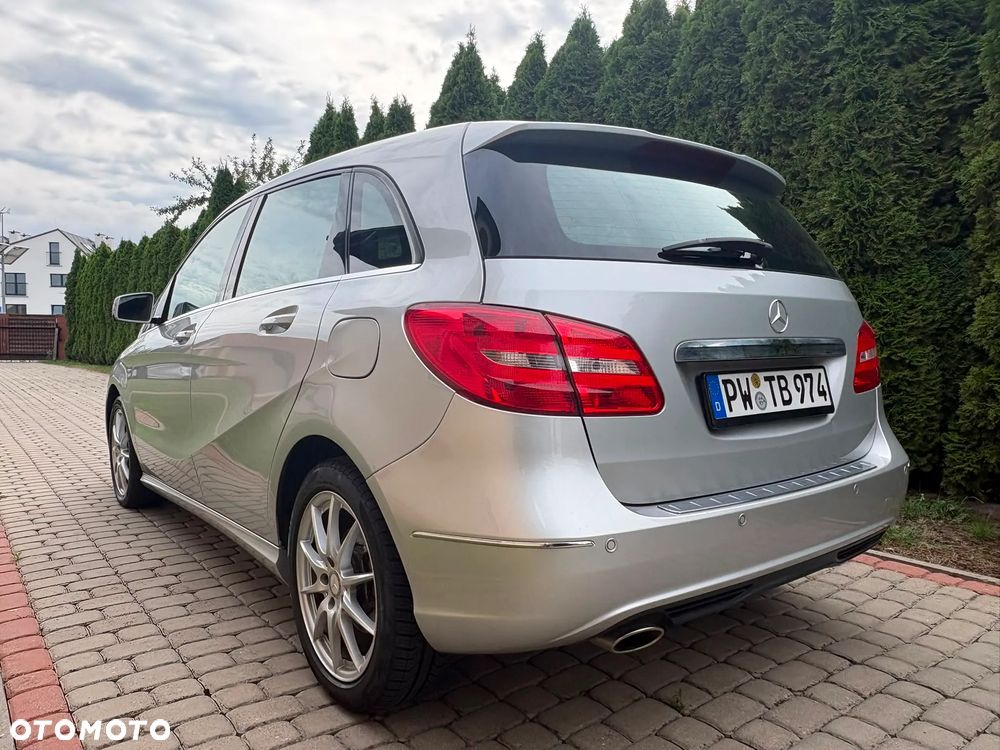 Mercedes-Benz Klasa B 180 BlueEFFICIENCY Edition Style - 4