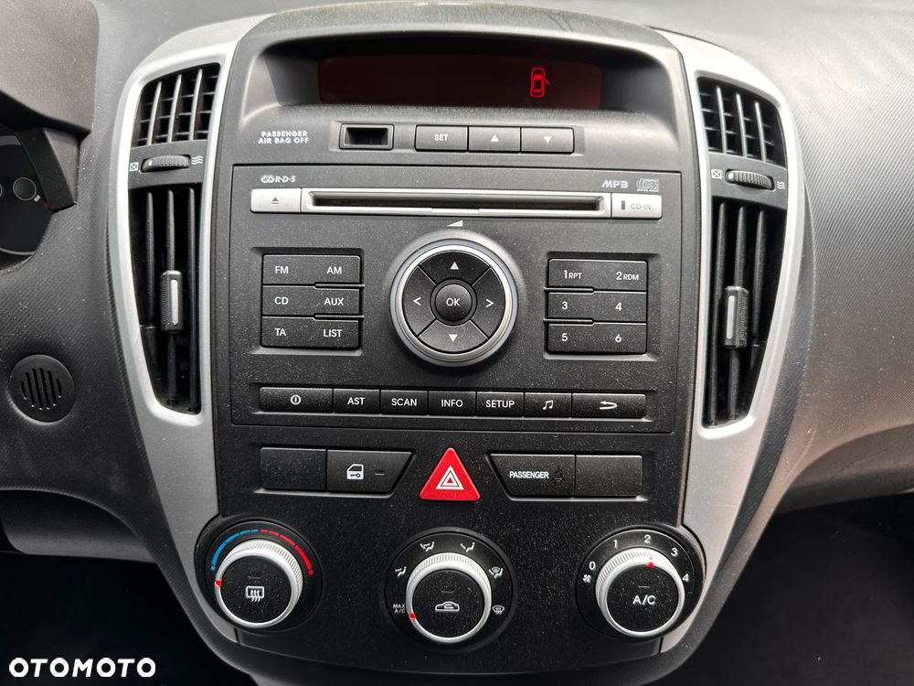 Kia Ceed 1.4 M Euro2012 - 24